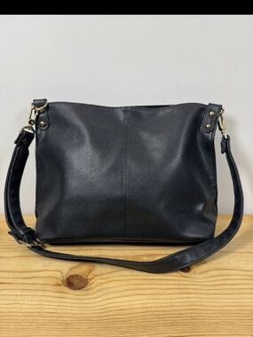Classic Black Bella Russo Pebbled Leather Shoulder Bag with Gold Hardware